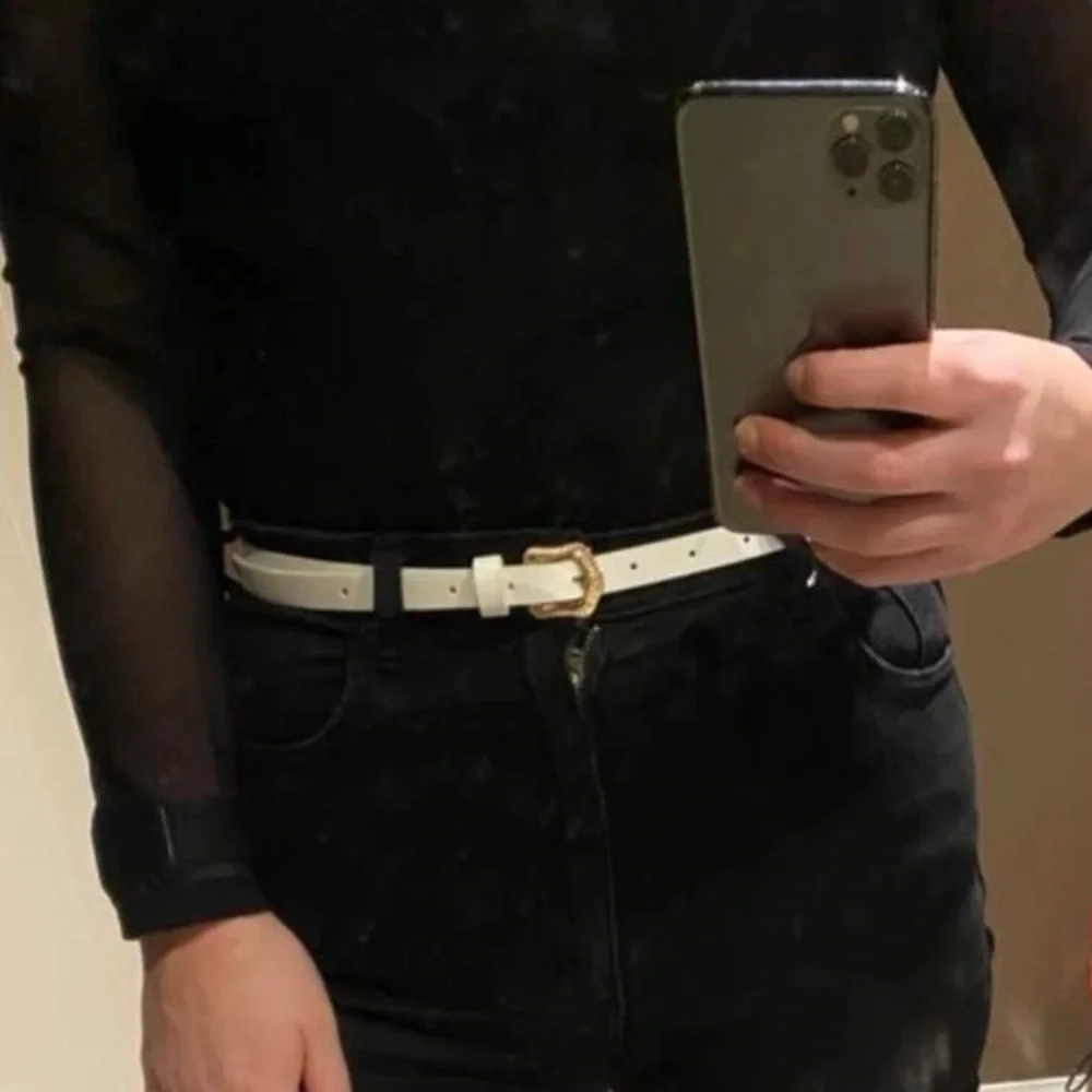 New White Faux Leather Everyday Wear Belt With Gold Tone Engraved Buckle